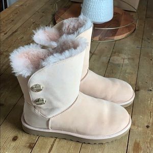 OFFERS WELCOME ❤️UGG Classic Turnlock Boot